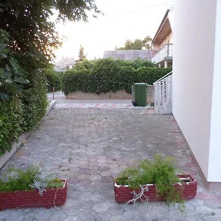 Mila Appartement Vir